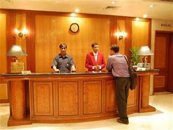 Hotel Celebrations à Navi Mumbai Extérieur photo